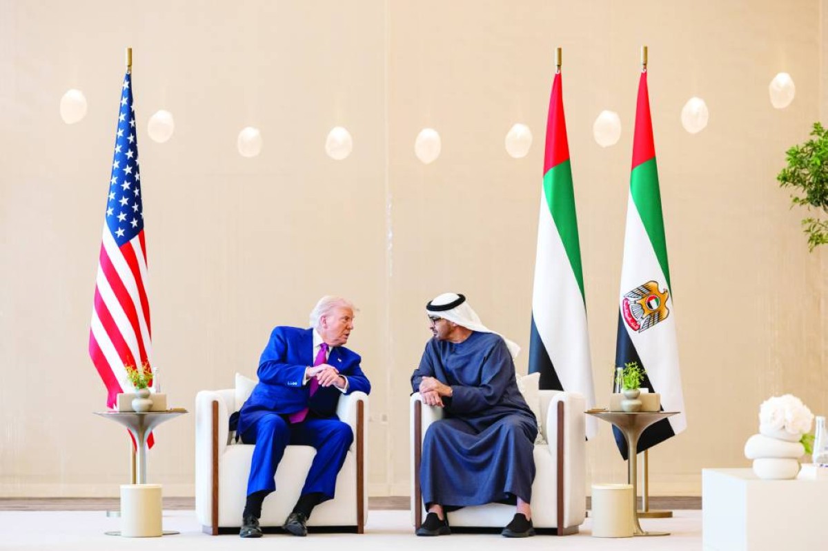 محمد بن زايد ودونالد ترامب خلال المباحثات أثناء الزيارة