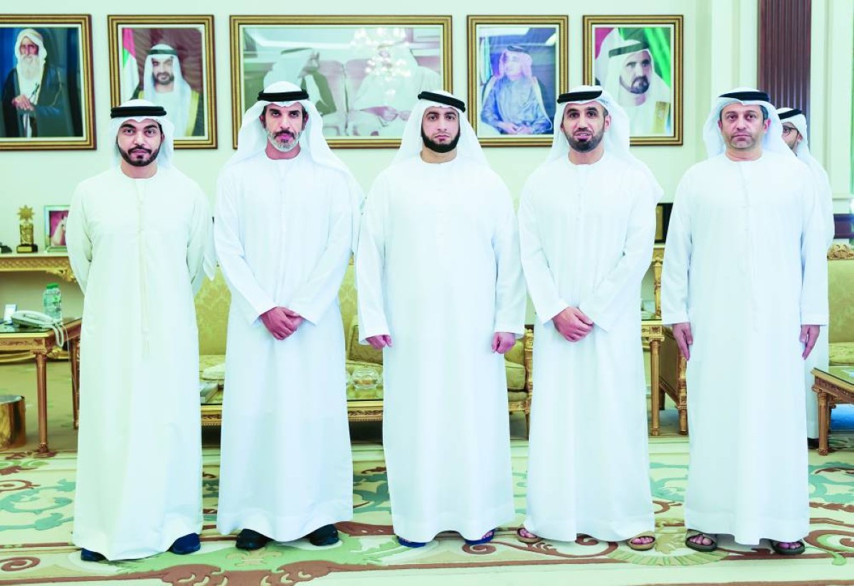 راشد بن حمدان يتوسط مجلس إدارة شركة النصر لكرة القدم 