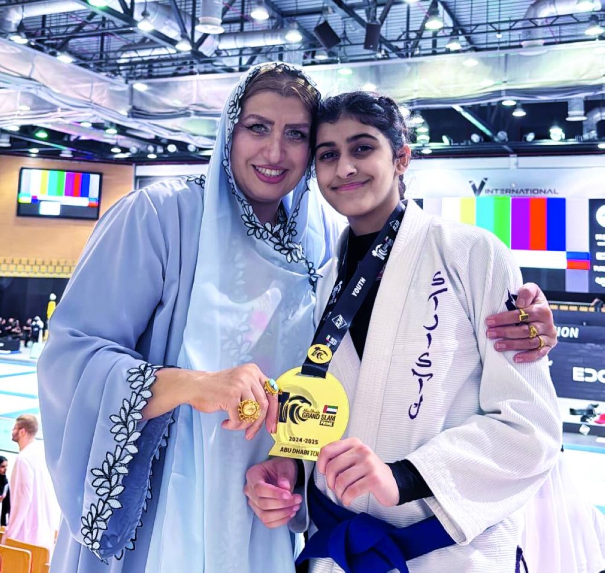 ندى النعيمي تحتفل مع غلا بإنجاز سابق 