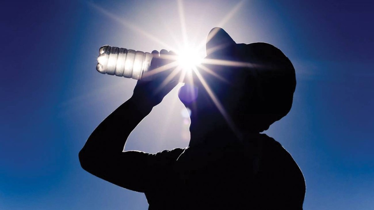 درجة الحرارة المرتفعة في فصل الصيف تؤذي الجسم 
