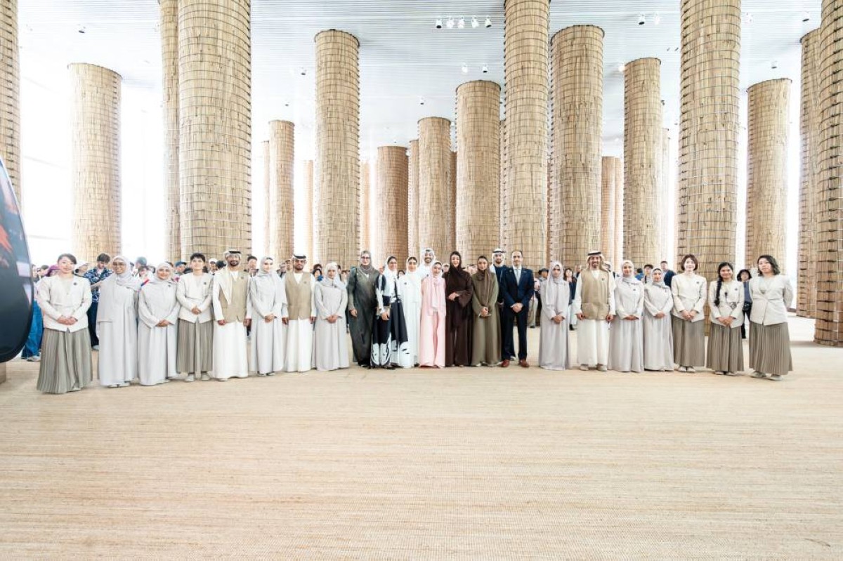 ريم الهاشمي متوسطة فريق الإمارات في المعرض