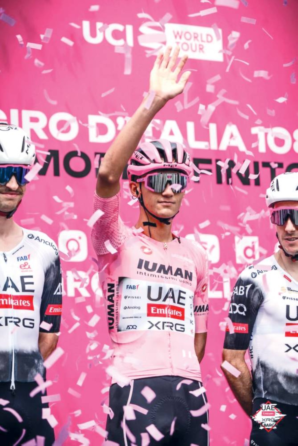 ديل تورو يحافظ على القميص الوردي