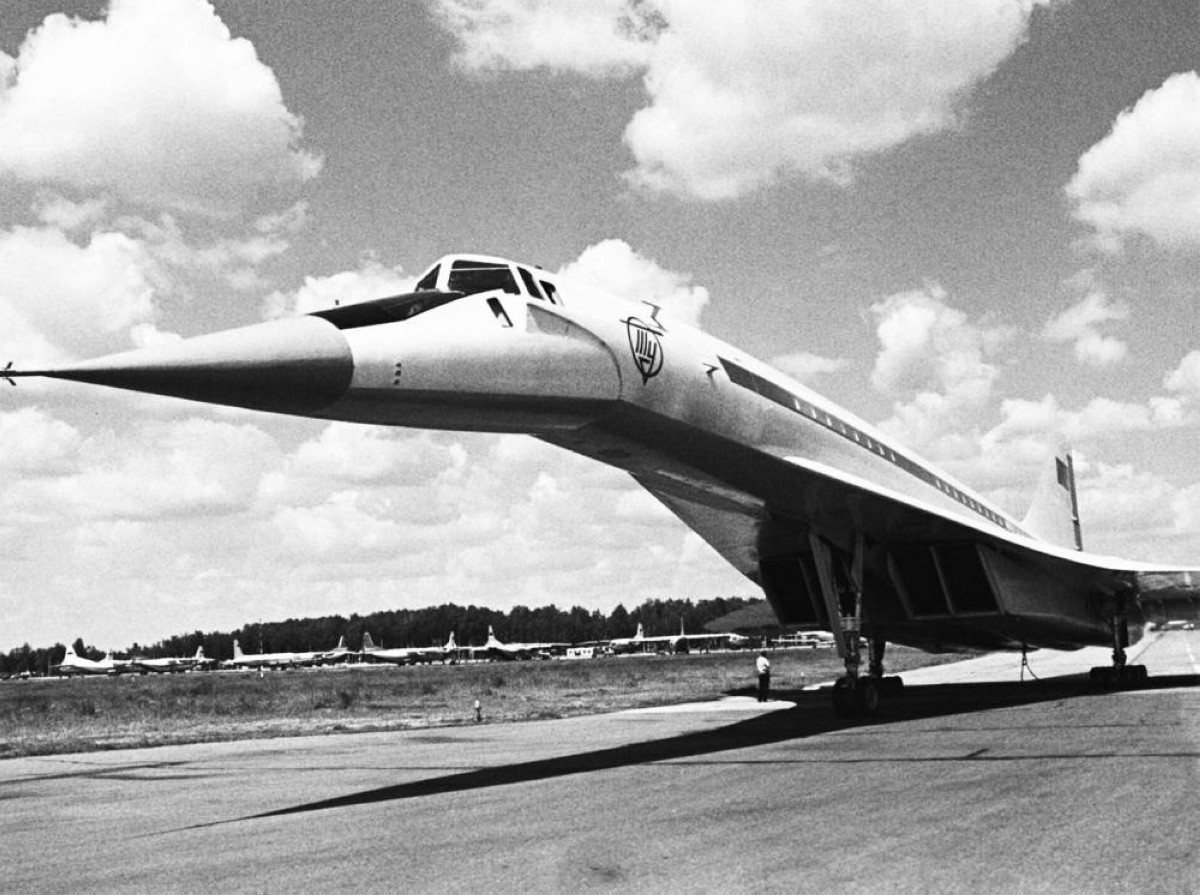 1970  نجاح طيران أول طائرة ركاب أسرع من الصوت في الاتحاد السوفييتي.