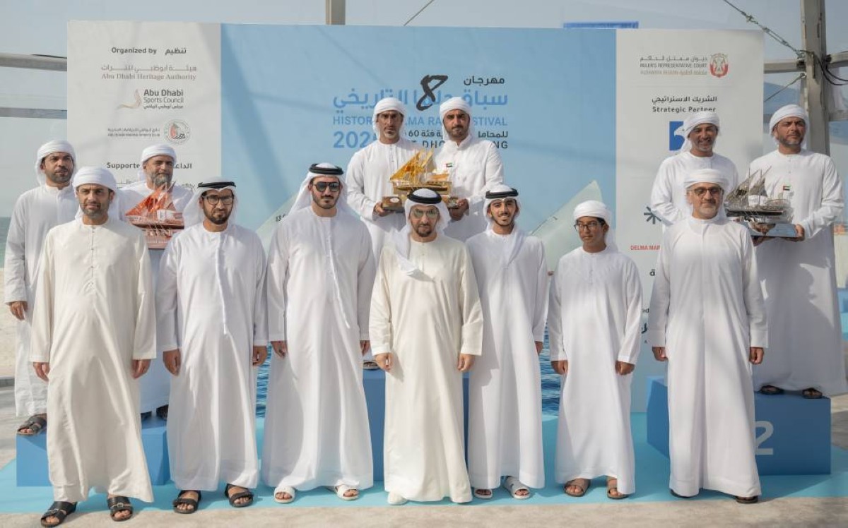 حمدان بن زايد يتوج الفائزين في سباق مهرجان دلما التاريخي