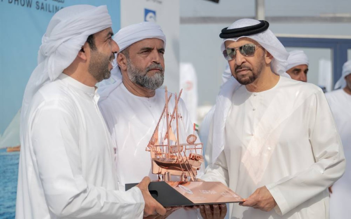 حمدان بن زايد يتوج الفائزين في سباق مهرجان دلما التاريخي