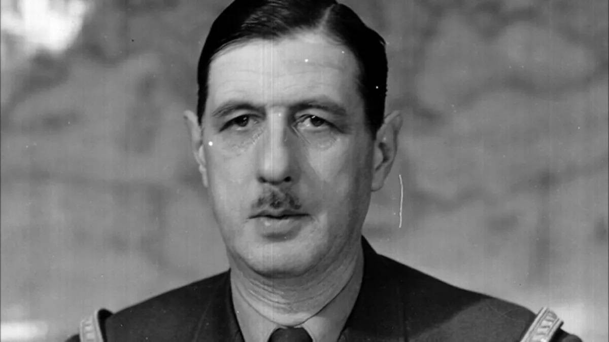 1958 الجنرال شارل ديغول يتولى رئاسة الحكومة الفرنسية.
