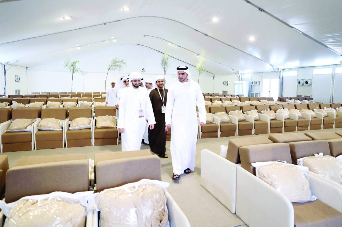 نهيان بن سيف خلال الجولة التفقدية 