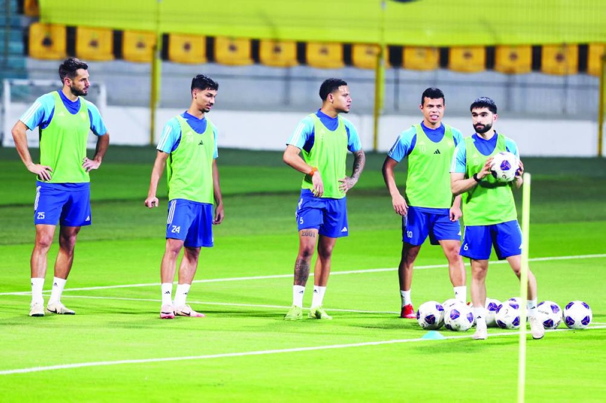 من تدريبات منتخبنا الوطني استعداداً للقاء أوزبكستان