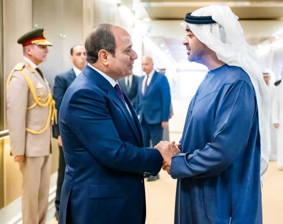  محمد بن زايد مرحباً بالسيسي 