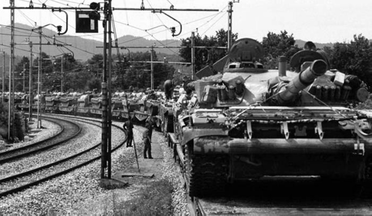 1991 توقيع اتفاقية «بريوني» التي أنهت حرب يوغسلافيا وسلوفينيا
