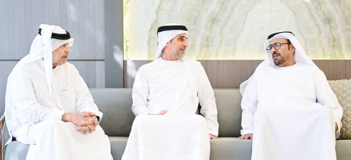 عبدالله المري معزياً راشد وأحمد المطروشي