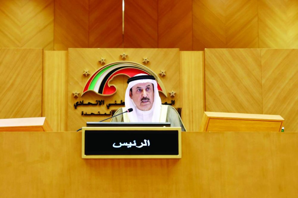 صقر غباش مترئساً الجلسة