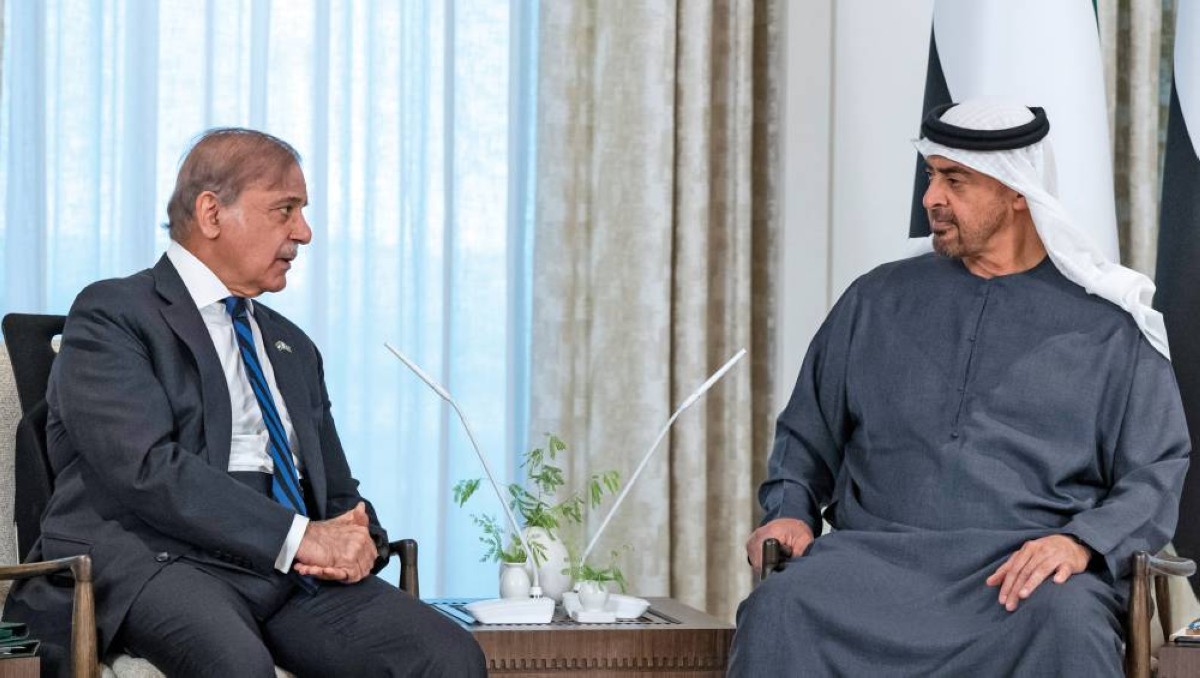  محمد بن زايد خلال استقبال محمد شهباز شريف
