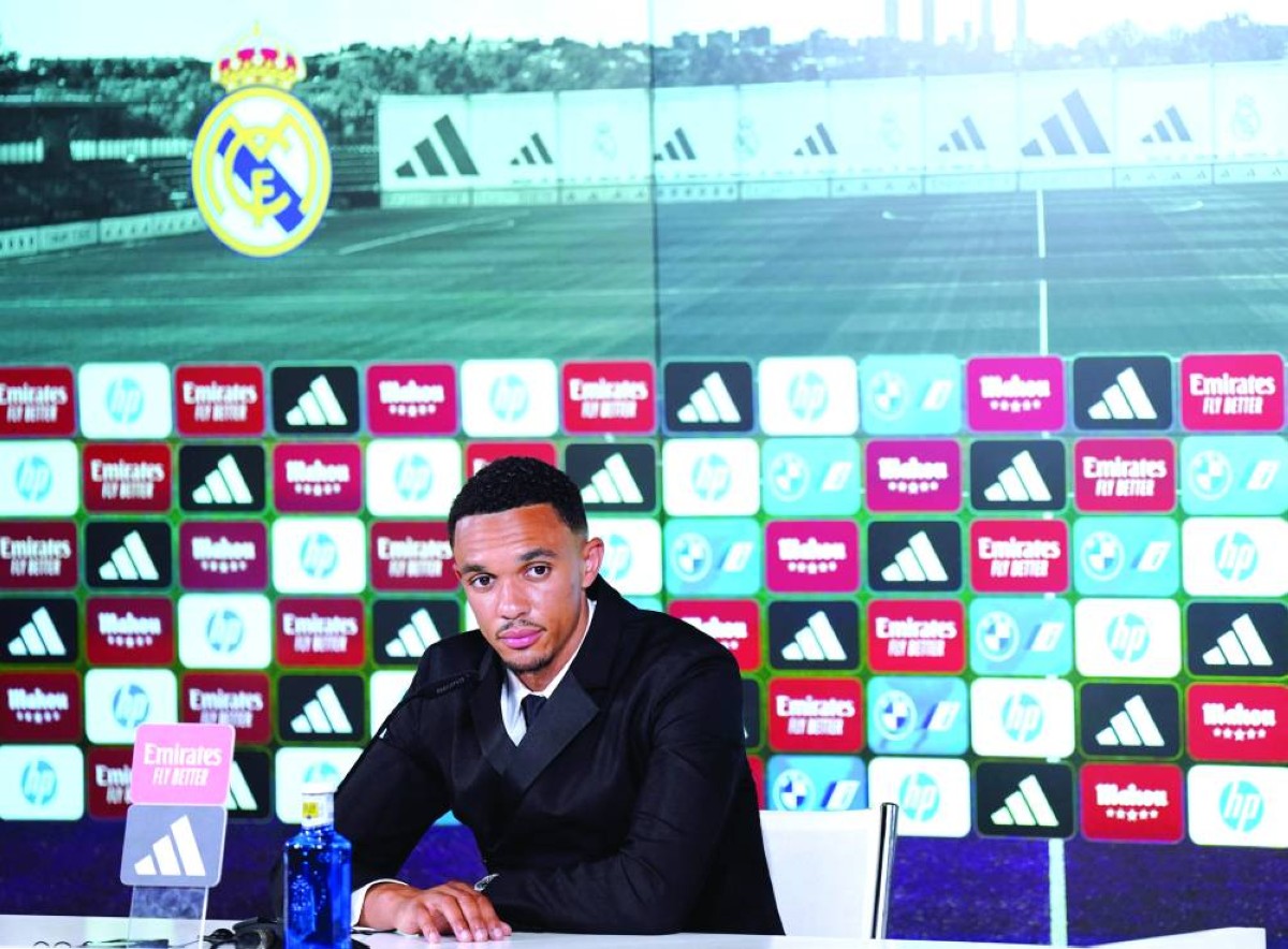 ترينت أرنولد متحدثاً خلال المؤتمر الصحافي 