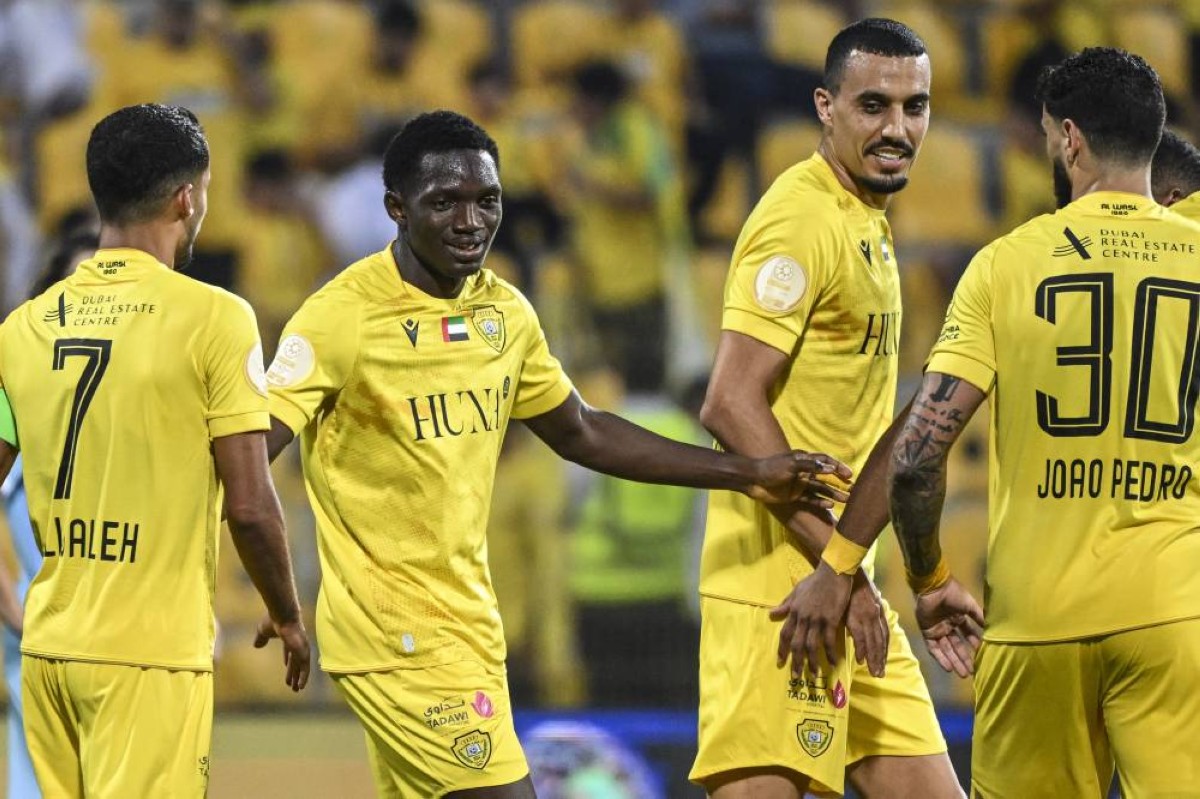 لاعبو الوصل واحتفالية الفوز في إحدى مباريات الموسم الماضي | أرشيفية
