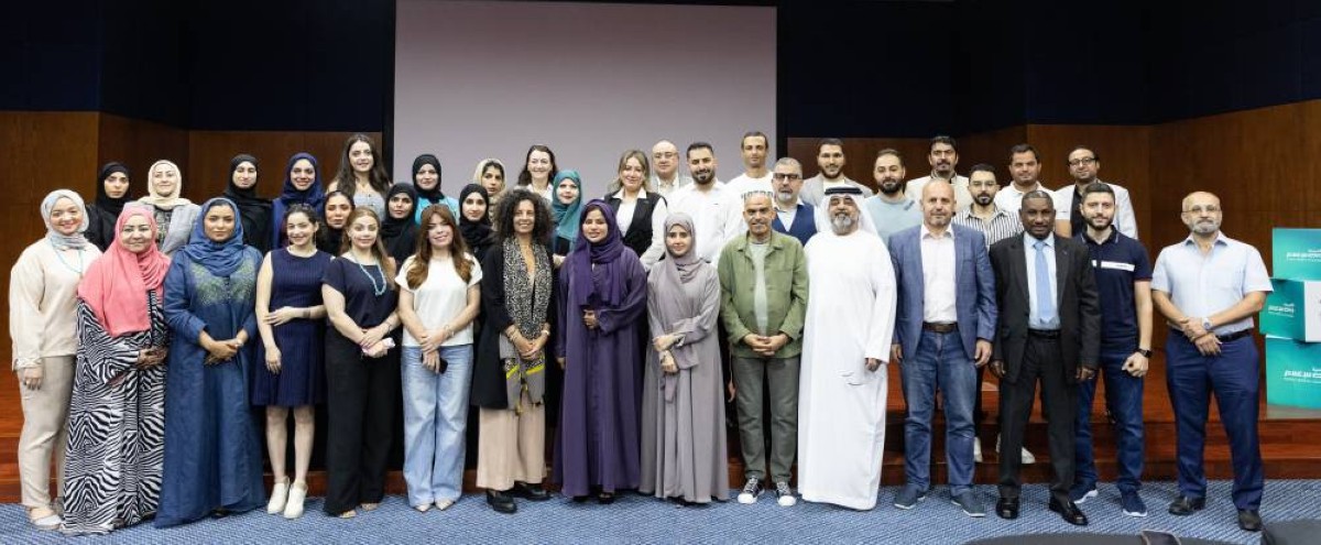 منى بوسمرة والمشاركون في الورشة | من المصدر