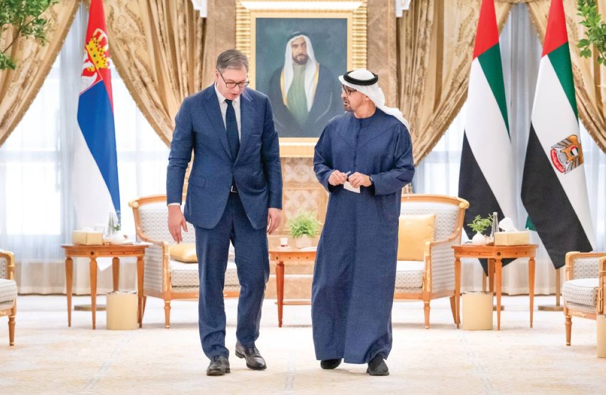 محمد بن زايد خلال لقائه ألكسندر فوتشيتش