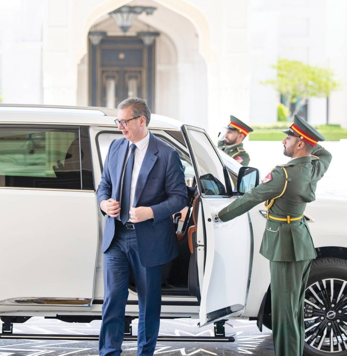 ألكسندر فوتشيتش لدى وصوله إلى قصر الوطن