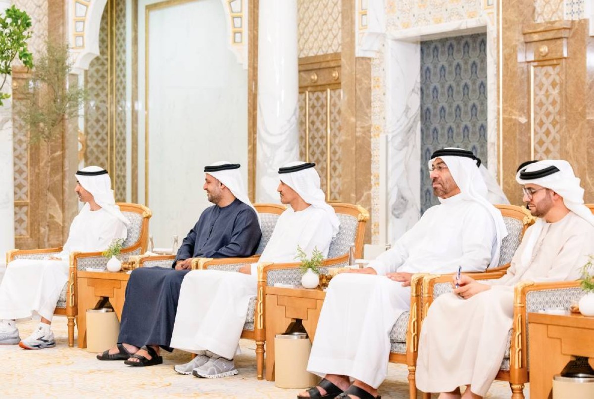 حمدان بن محمد بن زايد ومحمد بن حمد بن طحنون وعلي الشامسي وأحمد الصايغ وأحمد المزروعي