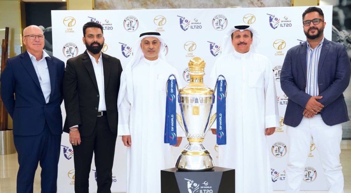 خالد الزرعوني وحيدر فرمان والحضور بعد الإعلان عن توقيع الاتفاقية