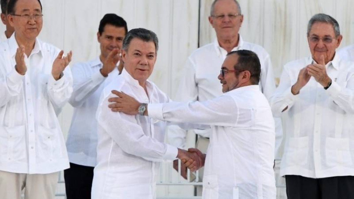 2016 اتفاق بين حكومة كولومبيا وقوات «فارك» ينهي النزاع المسلح في البلاد.
