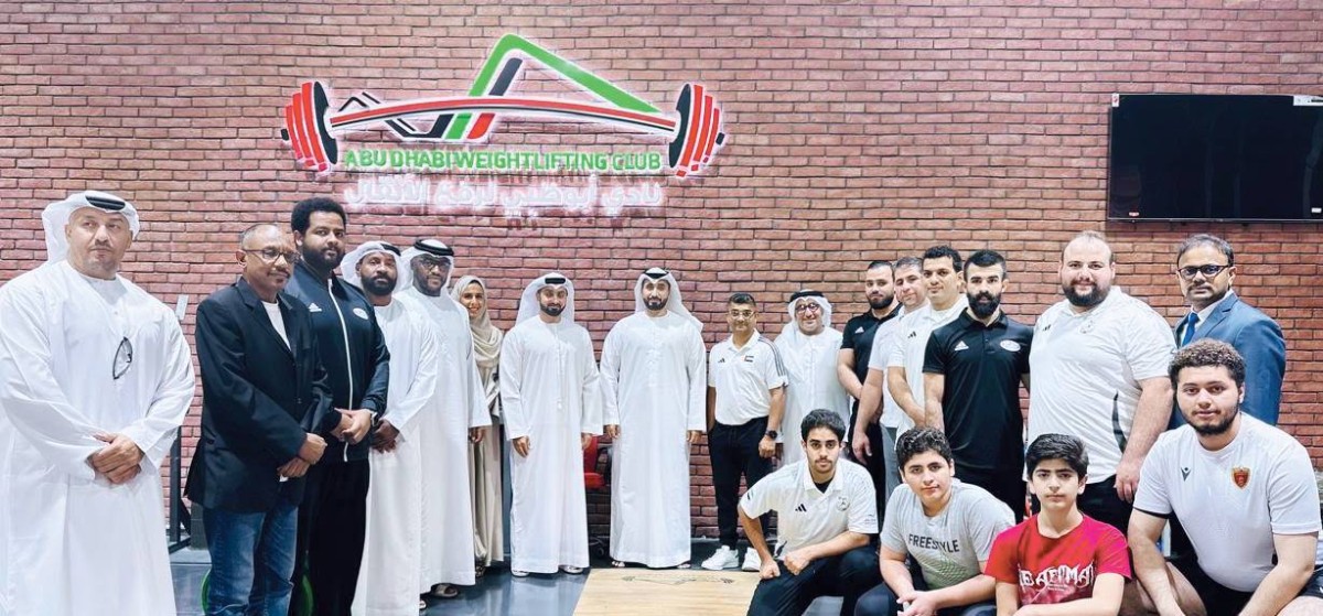 جانب من فعالية الإعلان عن تجديد الثقة بالمدرب باندو