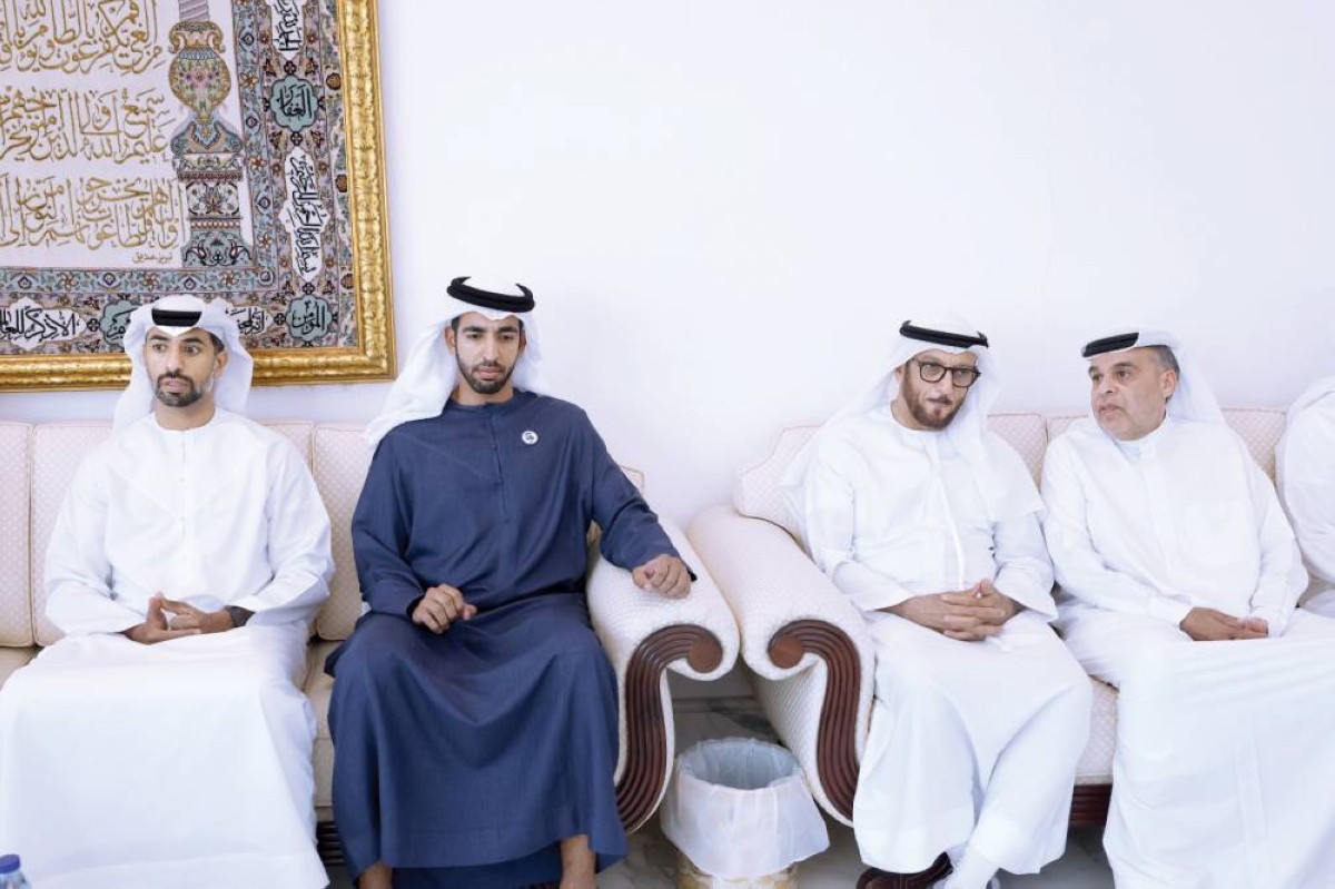 شخبوط بن نهيان ومحمد المري وجانب من المعزين