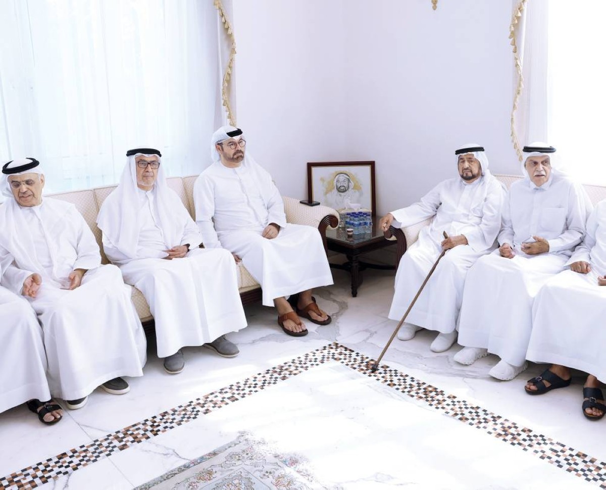 محمد القرقاوي وعبيد الطاير وإبراهيم عبيد الله وجانب من المعزين