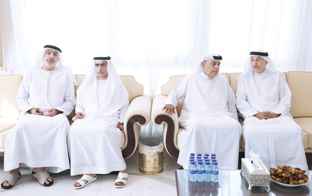 عمر وأحمد بن صقر القاسمي وأحمد الظاهري وحمد عبيدالله