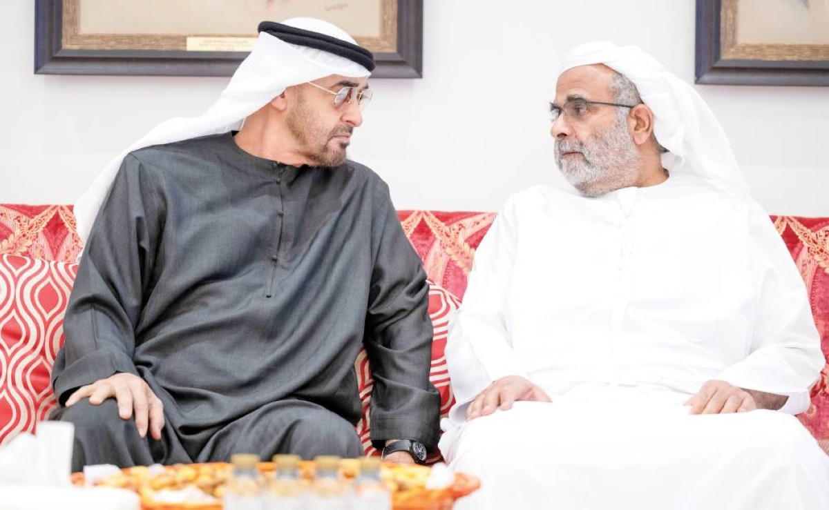 سموه لدى تقديم واجب العزاء