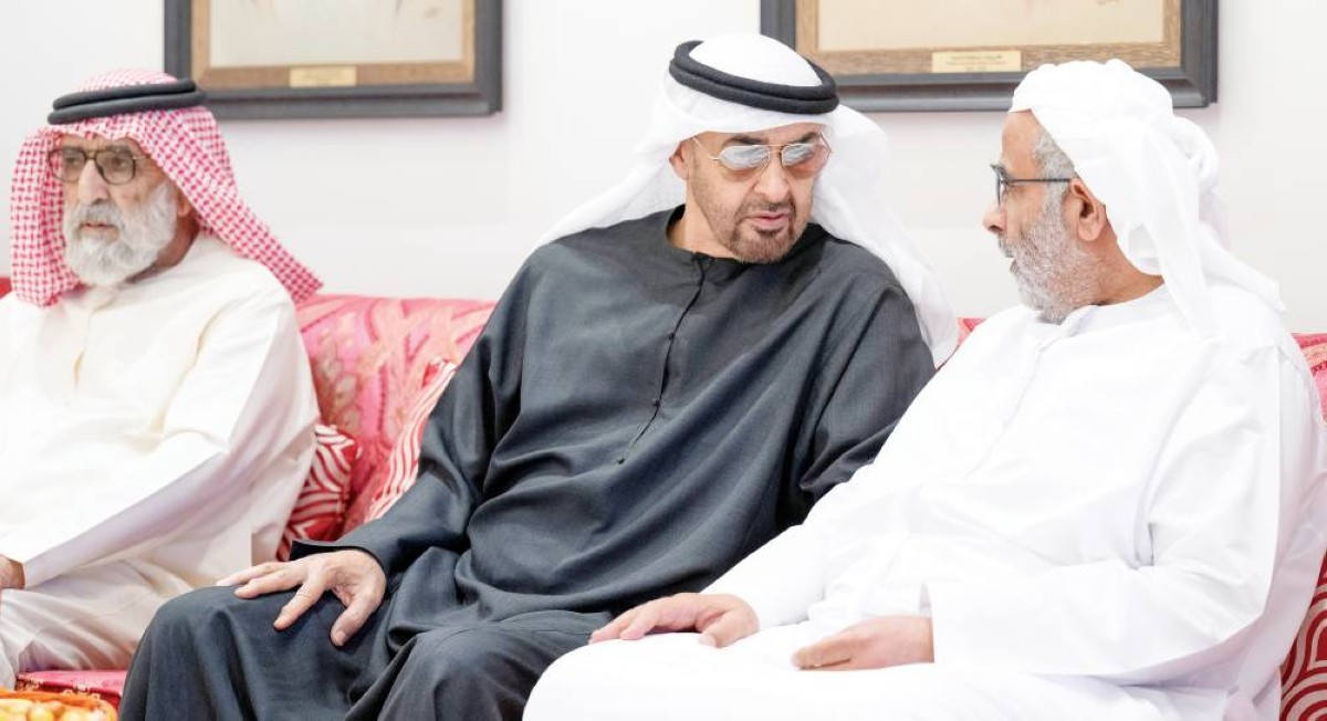 رئيس الدولة خلال مجلس العزاء