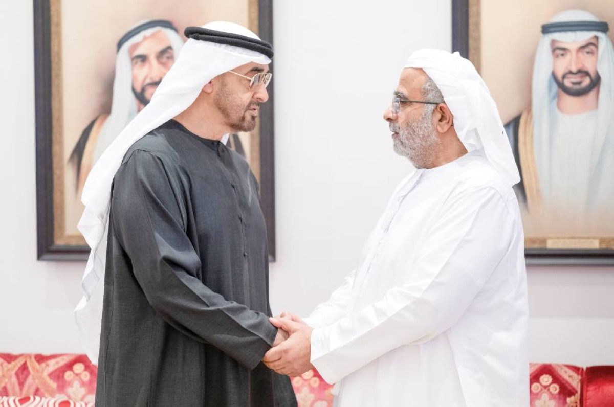 محمد بن زايد مقدماً واجب العزاء