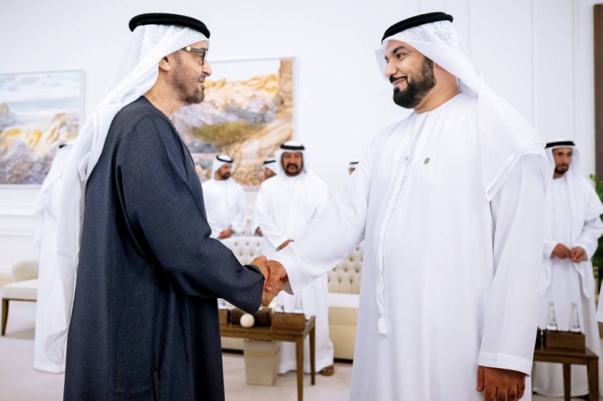 سموه لدى مصافحته الوفد بحضور سعيد بن محمد