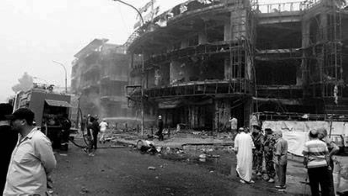 2016 وقوع تفجيرات في بغداد تسفر عن مقتل 292 وإصابة 250 تبناها تنظيم داعش الإرهابي.