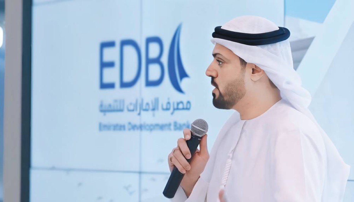 محمد بن طليعة خلال المجلس


