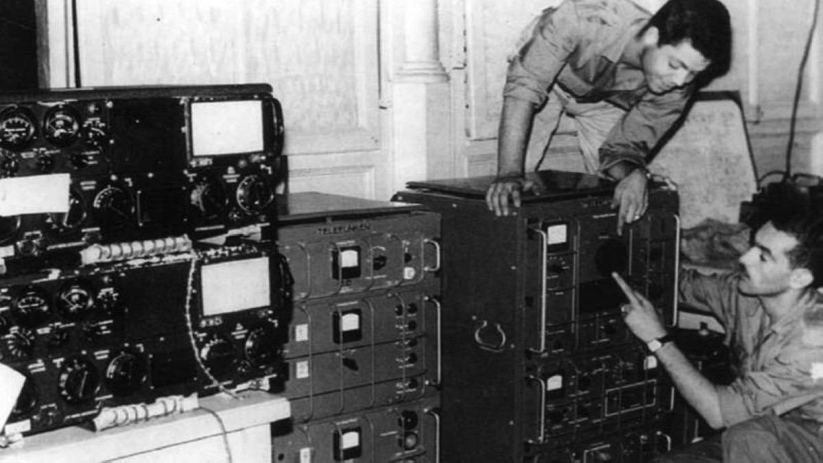 1953  افتتاح إذاعة صوت العرب في العاصمة المصرية القاهرة.