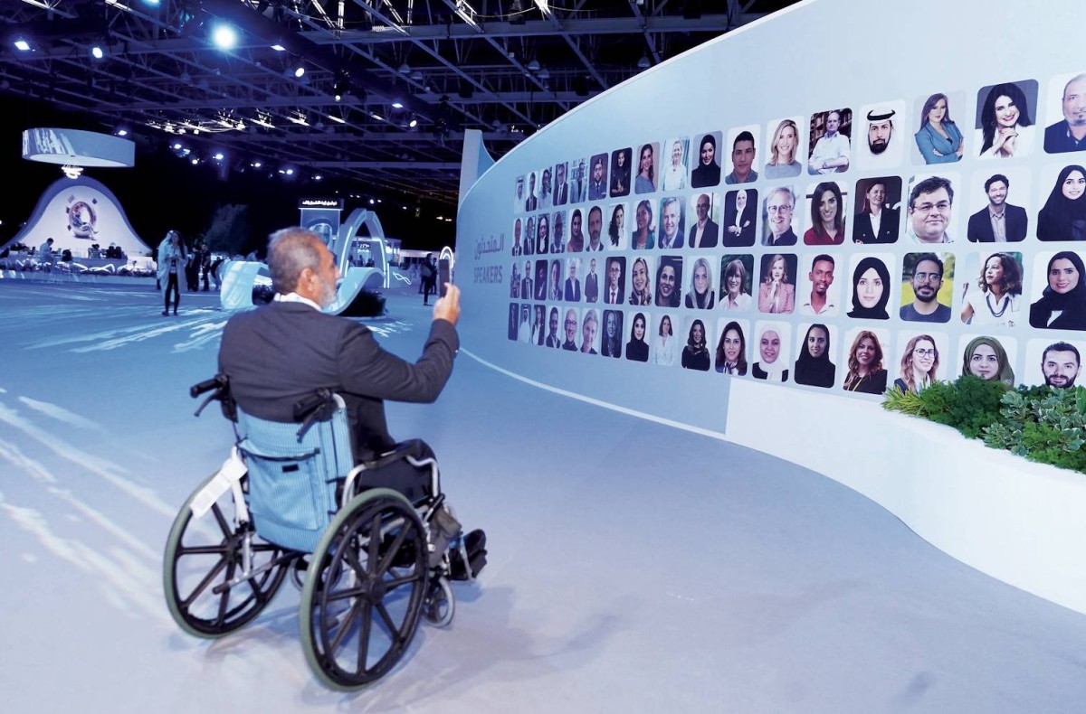 القمة تجمع نخبة من أبرز المتحدثين في جلسات تناقش قضايا عالمية مهمة