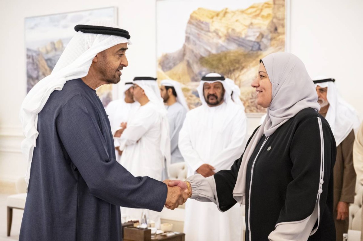 سموه خلال اللقاء بحضور حامد بن زايد ونهيان بن مبارك وسعيد بن محمد