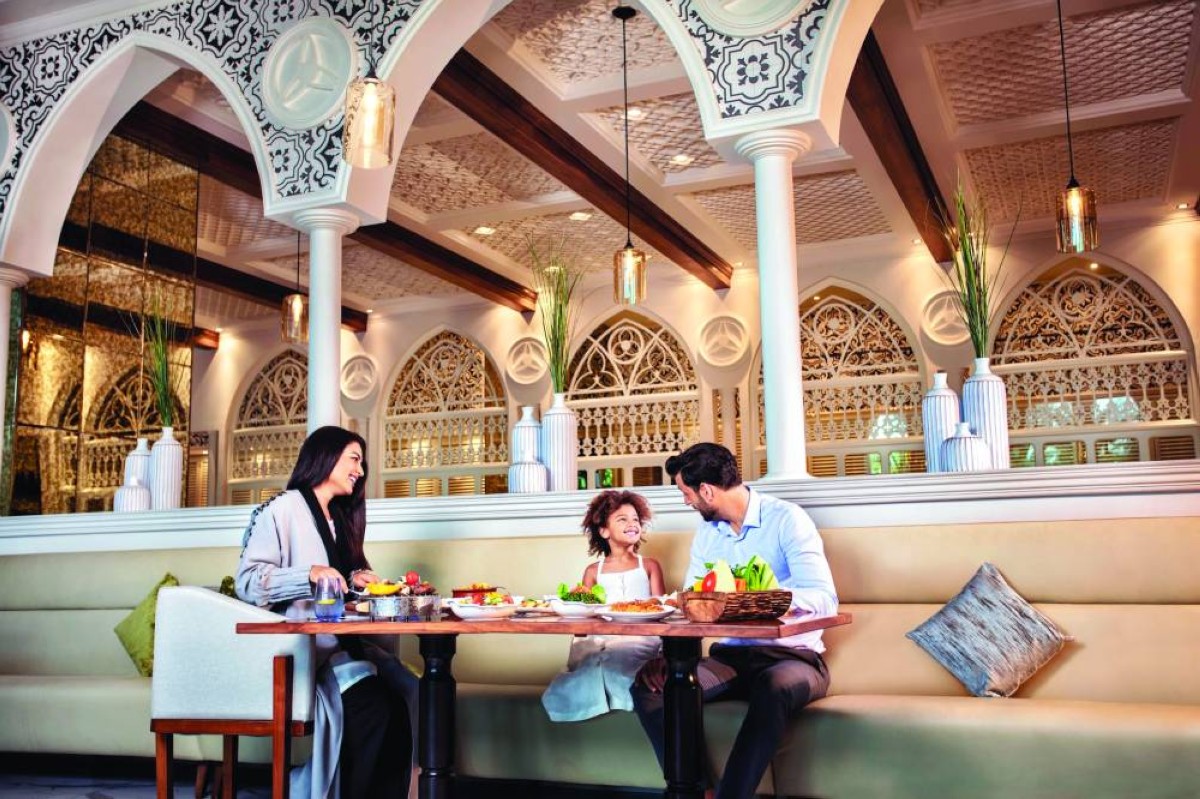 تجارب متنوعة في المطاعم حافلة بألوان الثقافات