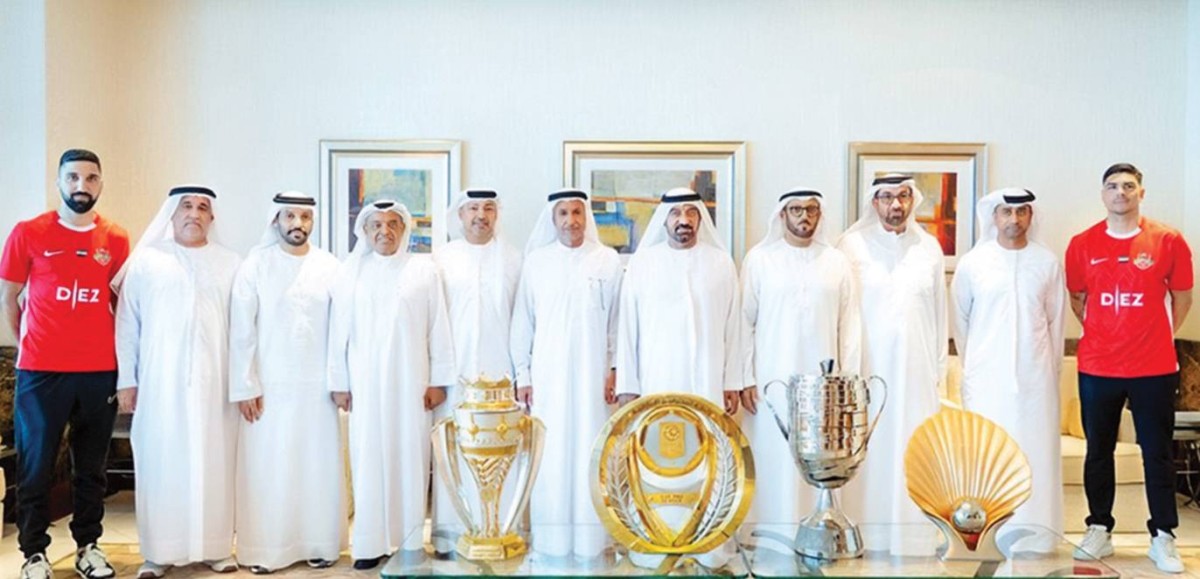 أحمد بن سعيد يتوسط وفد شباب الأهلي