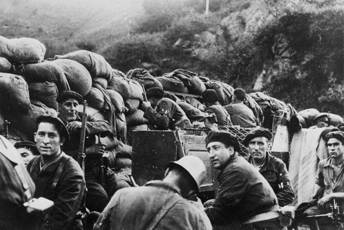 1936  اندلاع الحرب الأهلية الإسبانية التي استمرت 3 سنوات وقتل فيها عشرات الآلاف.
