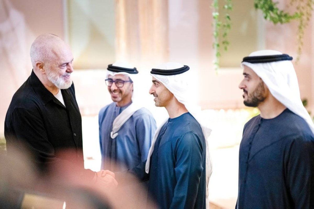 رئيس الوزراء الألباني مرحب بعبدالله بن زايد وحمدان وزايد بن محمد بن زايد