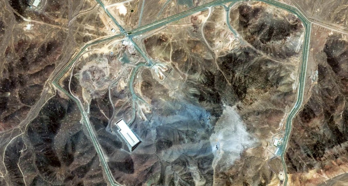 آثار القصف الأمريكي بموقع فوردو النووي الإيراني