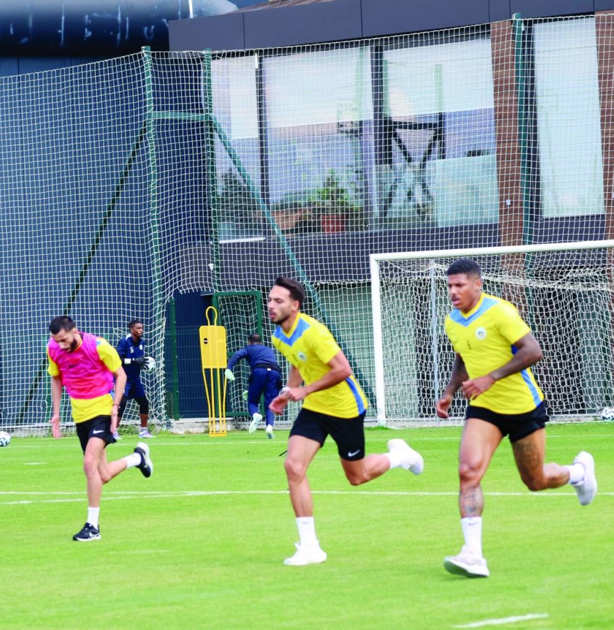 جانب من تدريبات البطائح في المعسكر الخارجي 