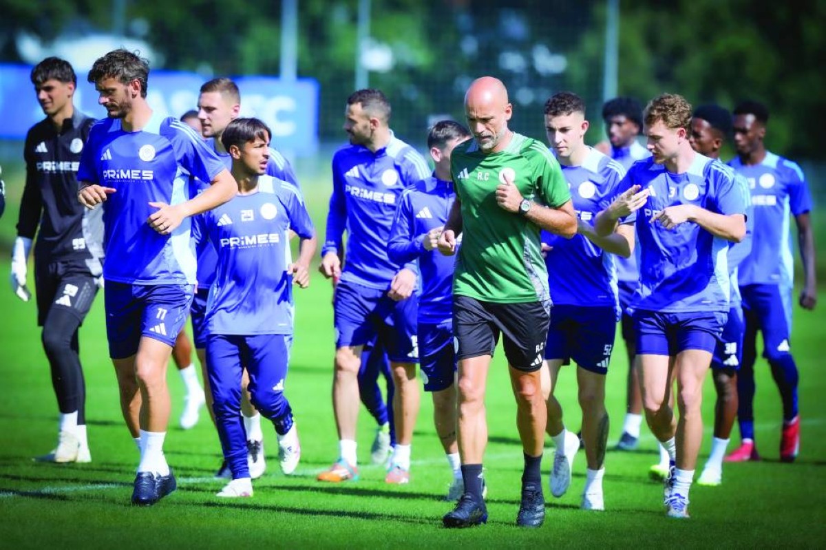 رافائيل يقود التدريبات البدنية للاعبي النصر