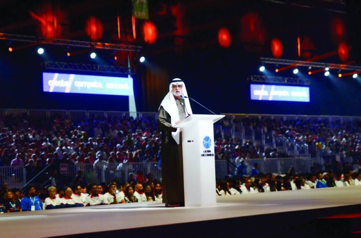  نهيان بن مبارك خلال الافتتاح  