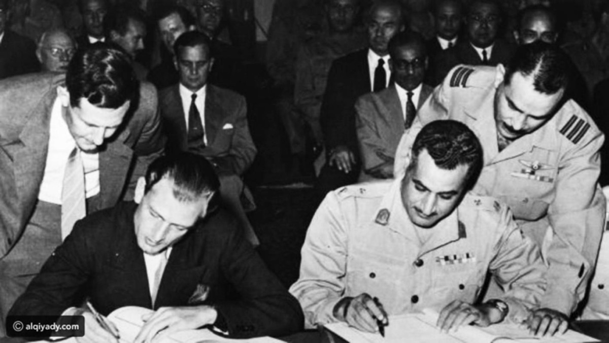 1954 - التوقيع بالأحرف الأولى على اتفاقية الجلاء البريطاني عن مصر.