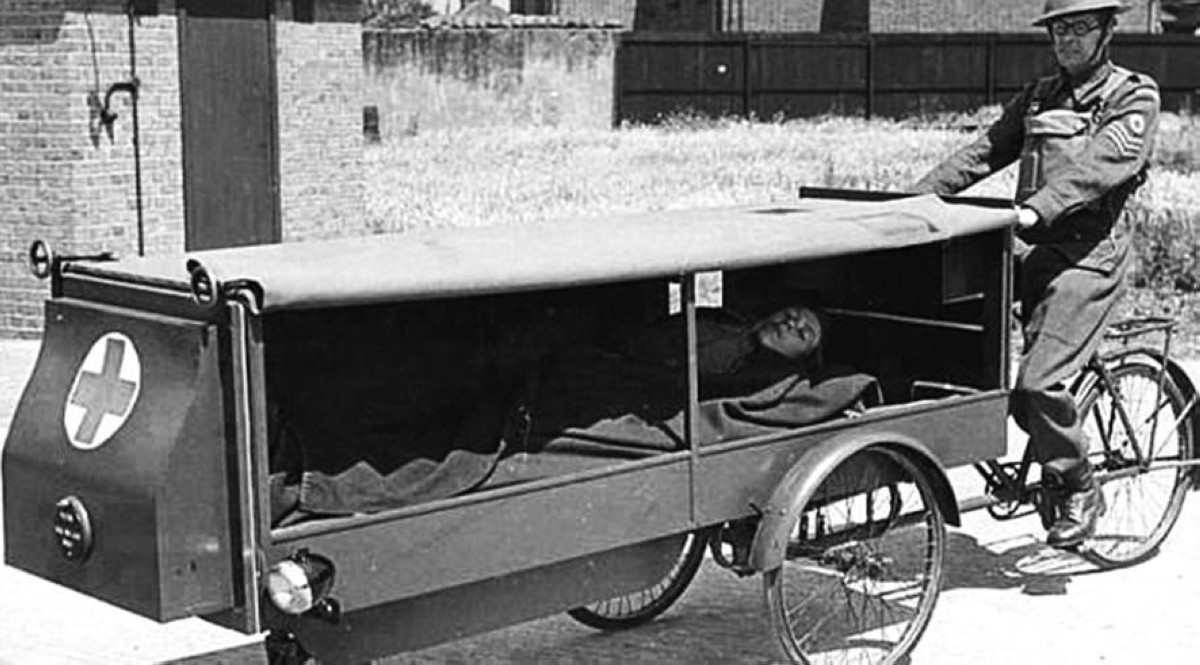 1792 -  ظهور سيارة الإسعاف لأول مرة في التاريخ وكانت عبارة عن عربة تدفعها دراجة هوائية.