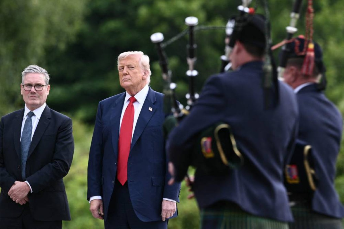 ترامب خلال لقائه رئيس الوزراء البريطاني كير ستارمر