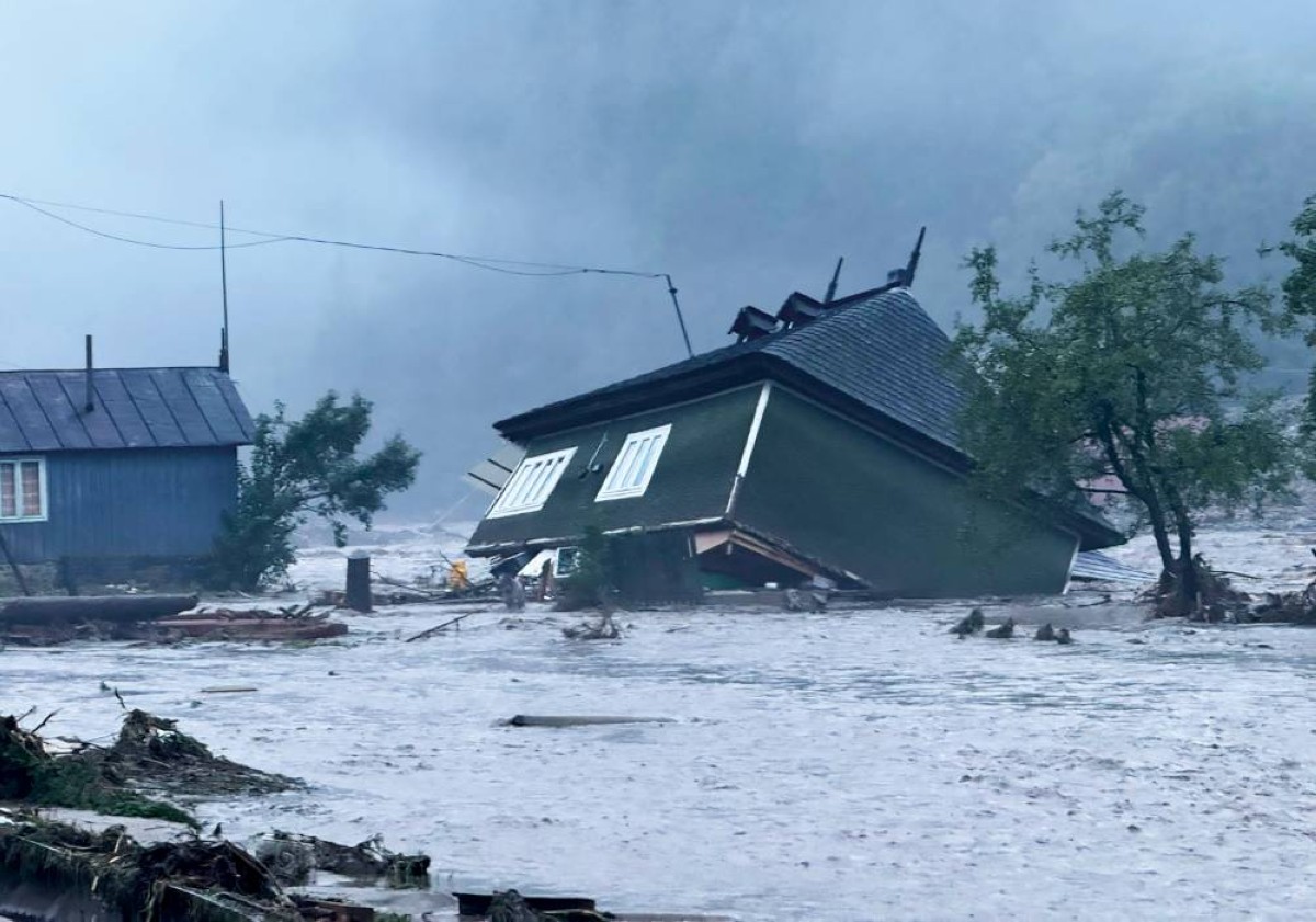 فيضانات مدمرة تجتاح مناطق ومقاطعات واسعة شمال شرقي رومانيا